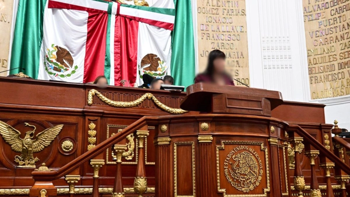 Fight between congressmen in Mexico goes viral