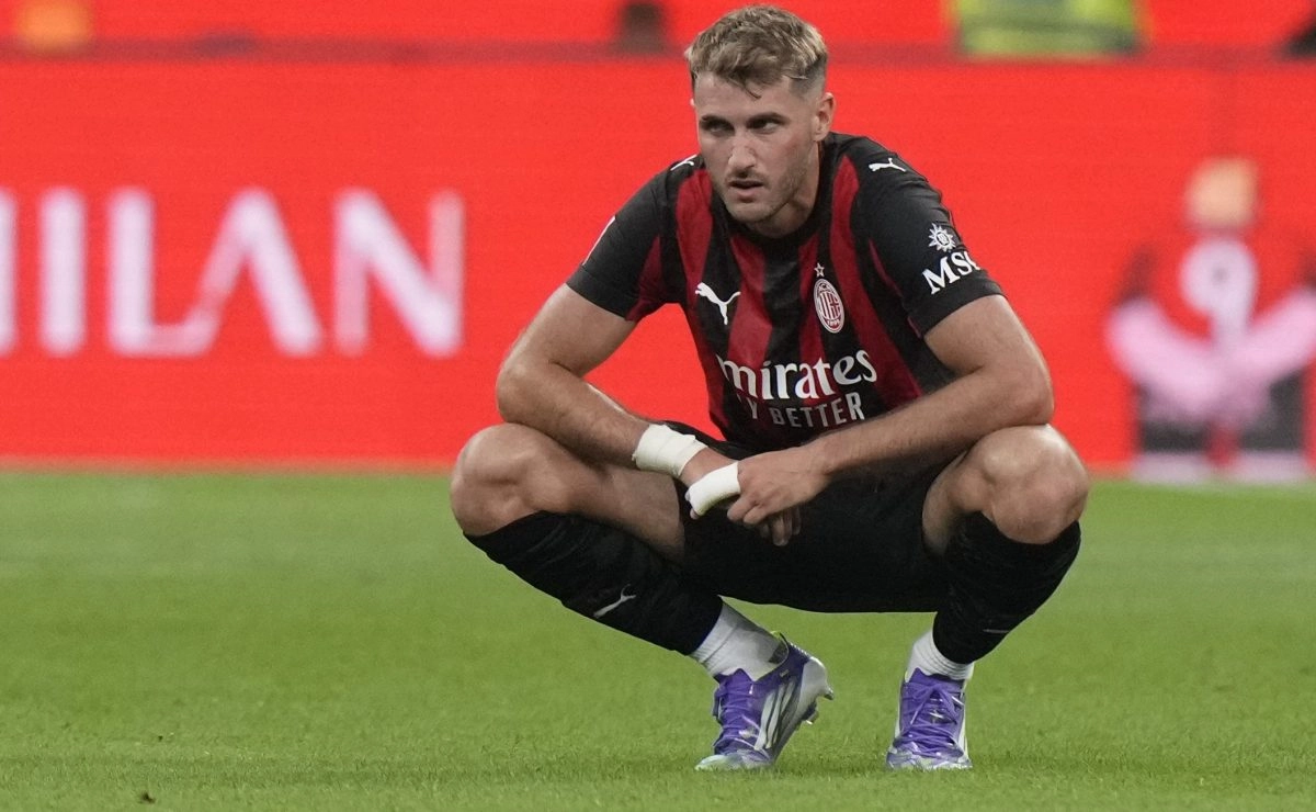 Santiago Gimenez could reappear with AC Milan until March