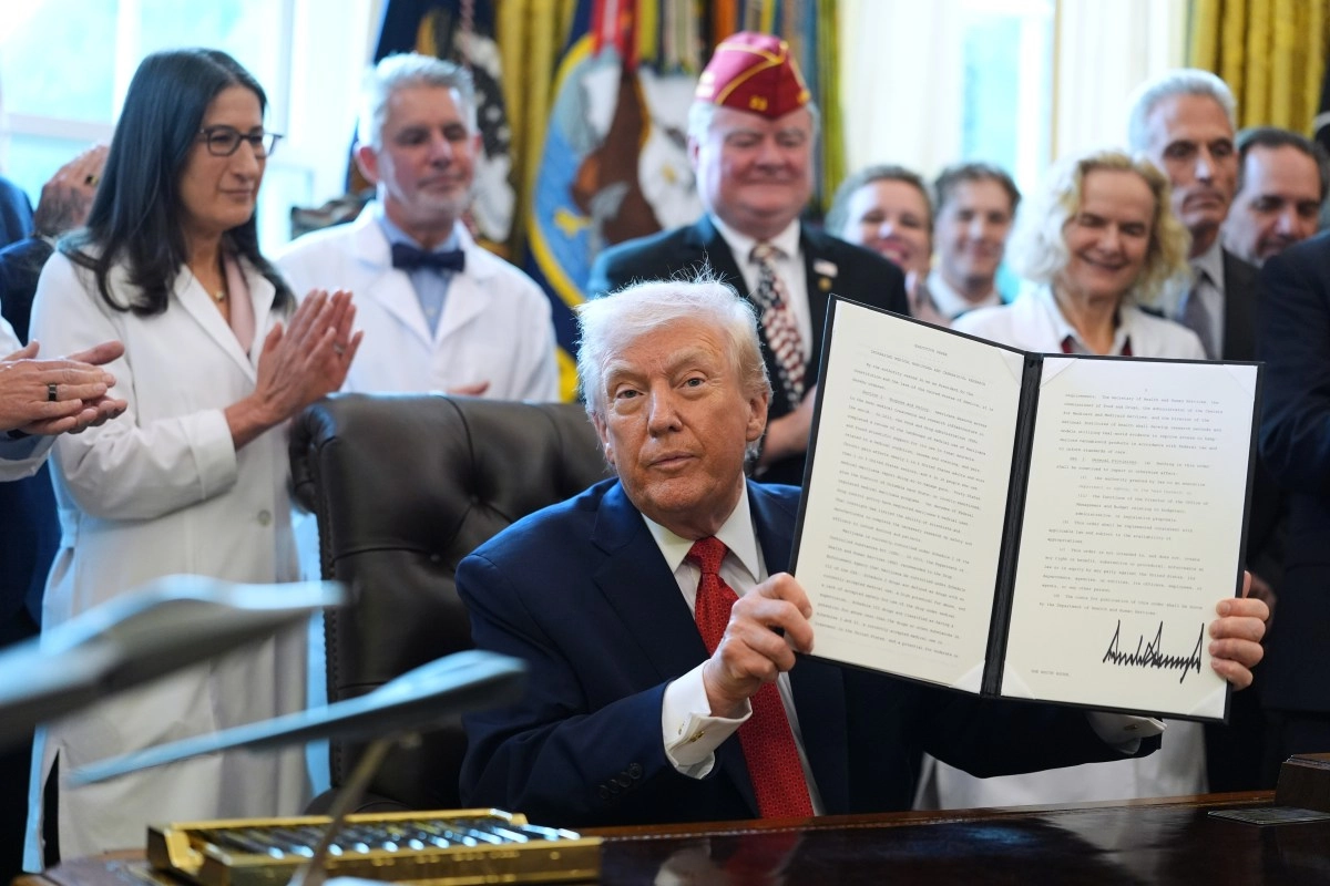 Trump reclassifies marijuana to boost medical research