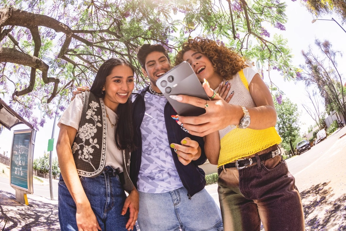 Revvl 8 Pro large screen good battery and TSatellite for less than you imagine