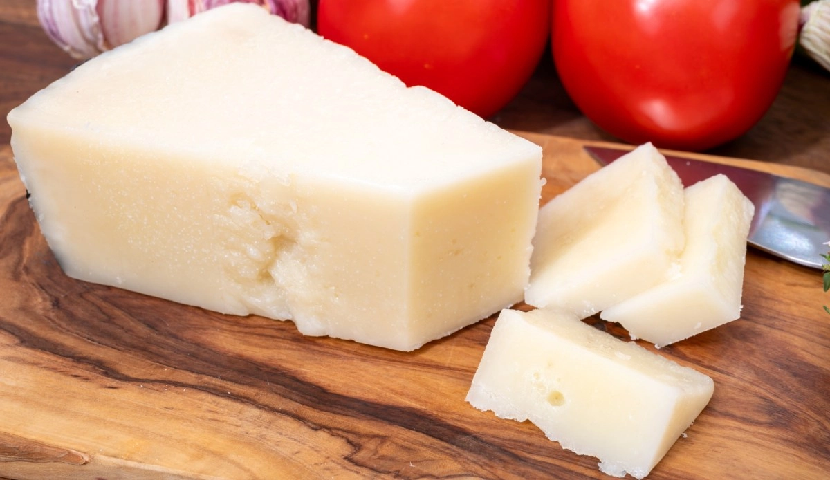 People who consume highfat cheese and cream run a lower risk of dementia