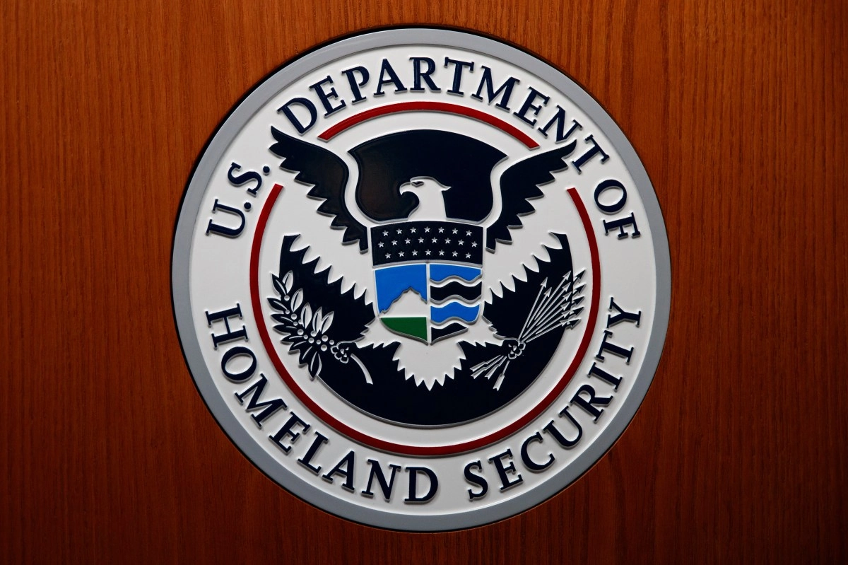 DHS would offer up to 3000 for immigrants to selfdeport during Christmas