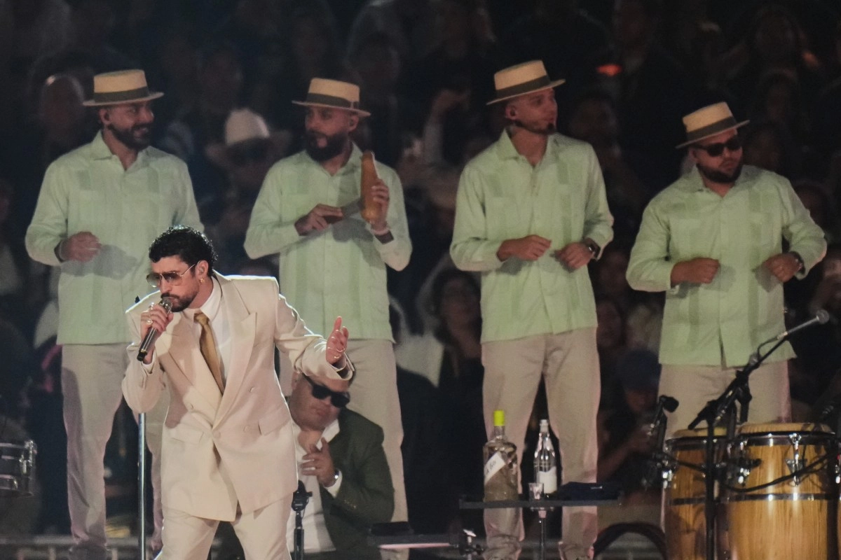 Who were the last guests at Bad Bunny039s house in Mexico