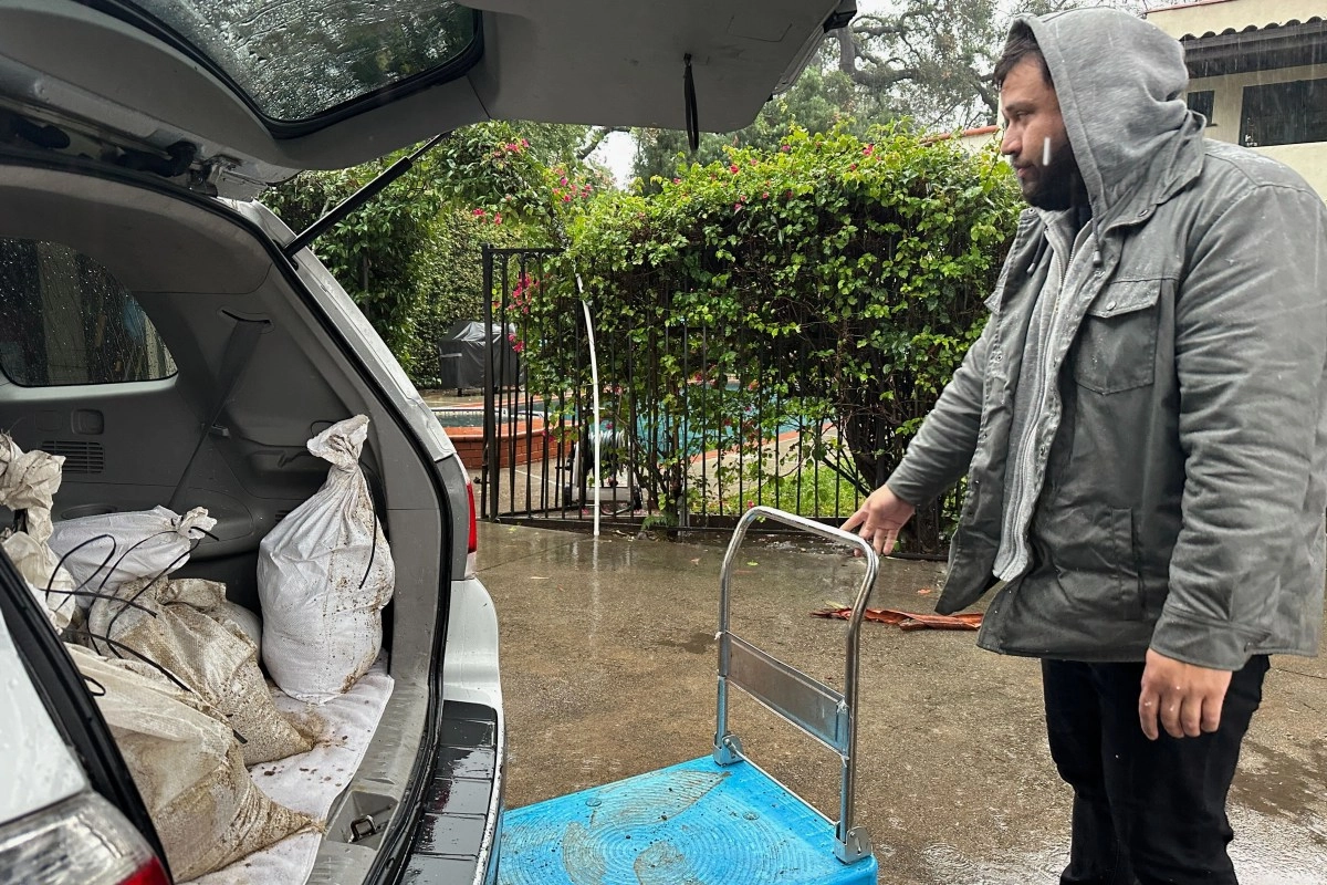 Floods in Los Angeles evacuation orders extended