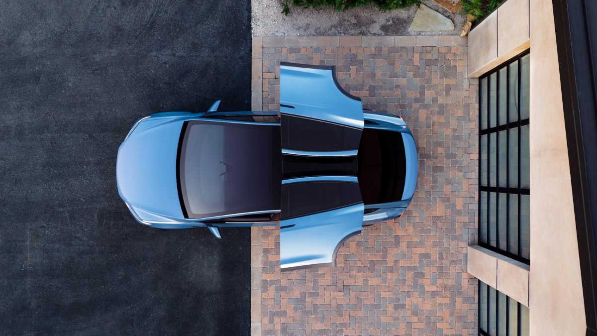 The most striking Tesla improves year after year without making a sound