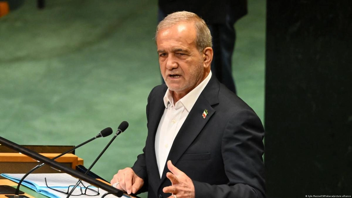 Iran says it is in ldquototal warrdquo with the US Israel and Europe