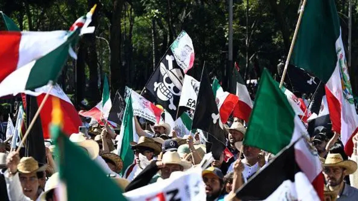 Thousands protest in Mexico City against Sheinbaum after the murder of a mayor