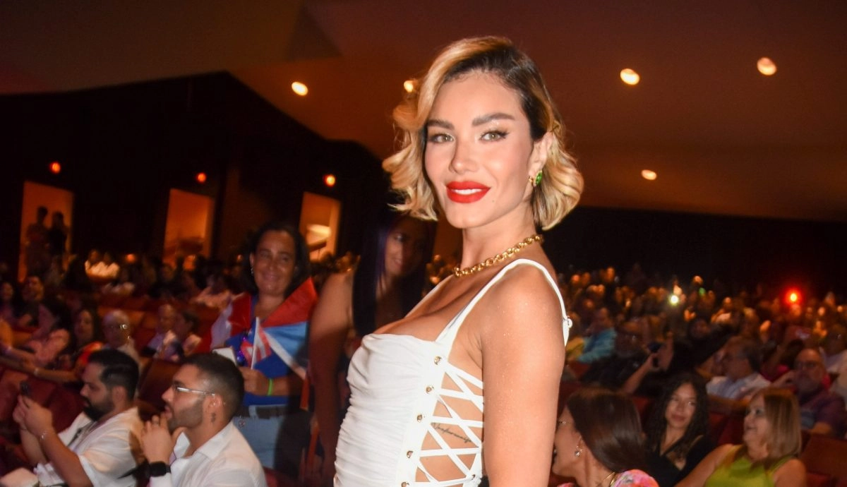 Aleska Genesis experiences an awkward moment on La Mesa Caliente when asked about her expartners