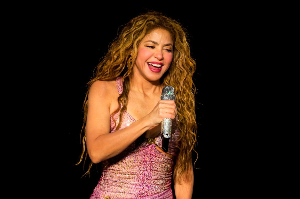 Shakira returns to Spain to sing in a New Year039s Eve special