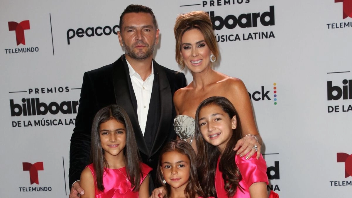 Jacky Bracamontes gave a glimpse of her snow vacation with her daughters