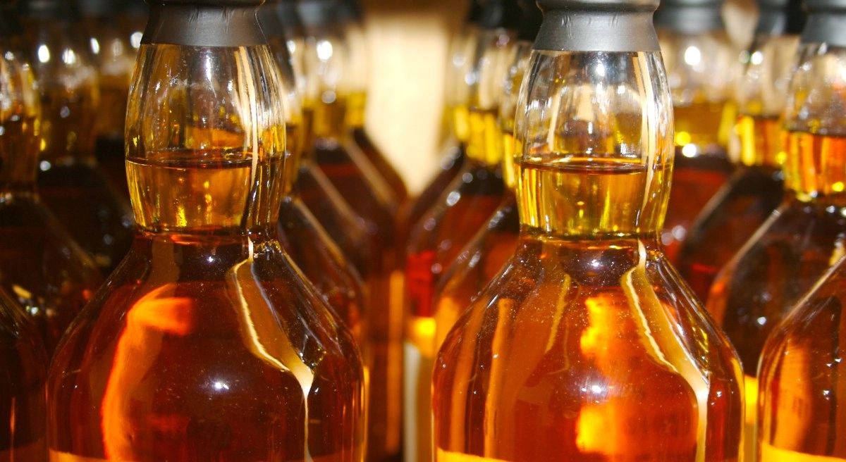 Excessive alcohol consumption increases the risk of strokes