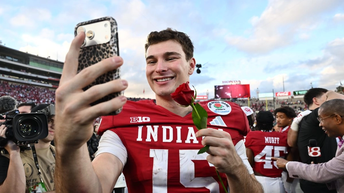 039A very special guy039 Fernando Mendoza and Indiana crush Alabama at the Rose Bowl