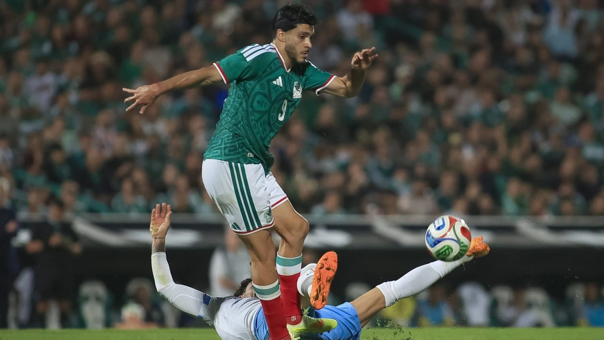 Raul Jimenez criticizes boos and offenses from fans in Mexico