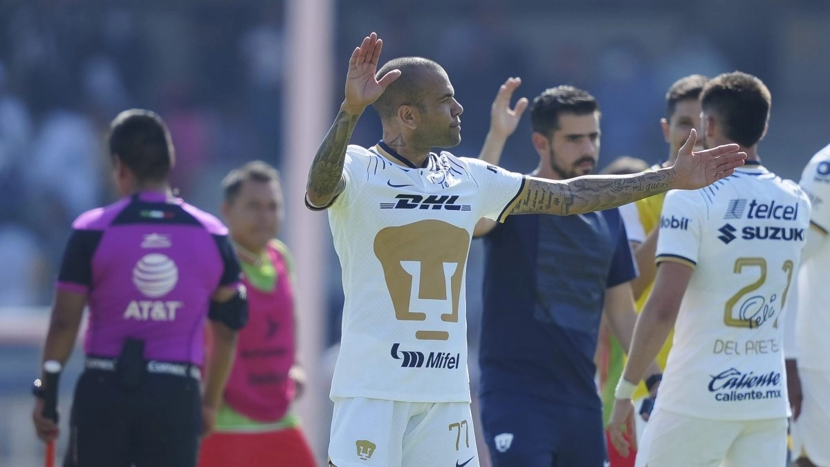 Dani Alves could return to football after his time with Pumas UNAM
