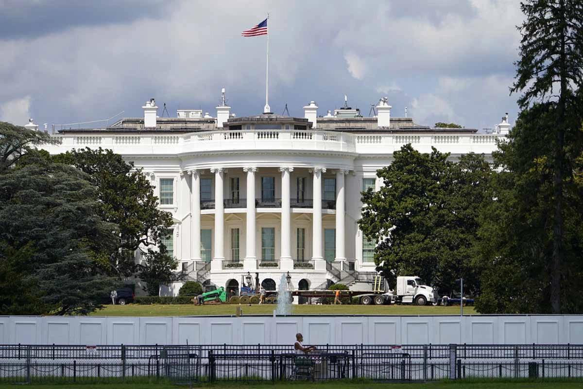 The White House considers using military force to acquire Greenland