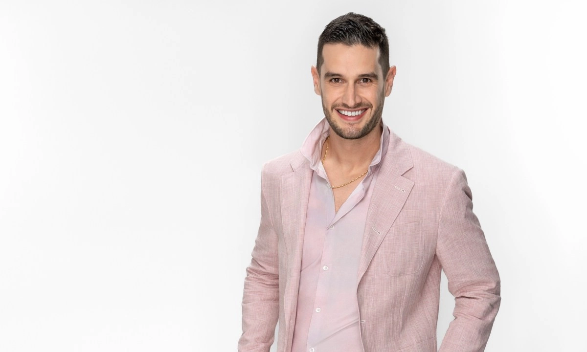 Adrian Marcelo takes an indefinite break from comedy after rumors of separation