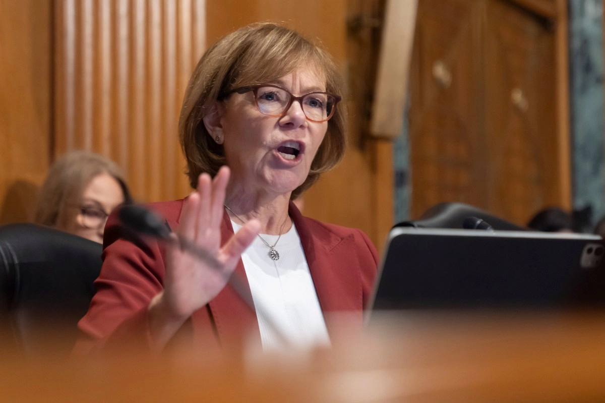 Democrats accuse Trump administration of covering up case of woman shot by ICE