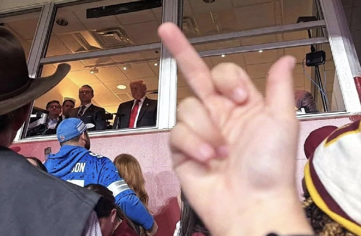 Factory Floor Fallout Ford Worker Suspended After Confrontation With Trump Goes Viral