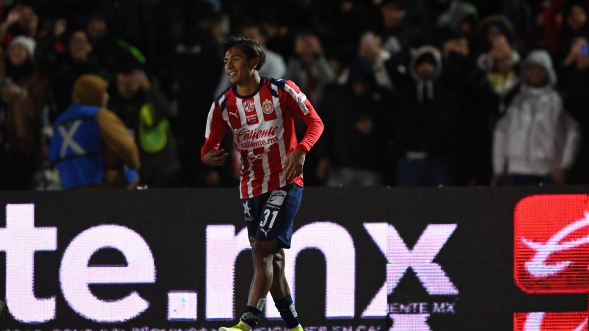 Chivas with a lastminute goal continues their perfect start by defeating FC Juarez 10