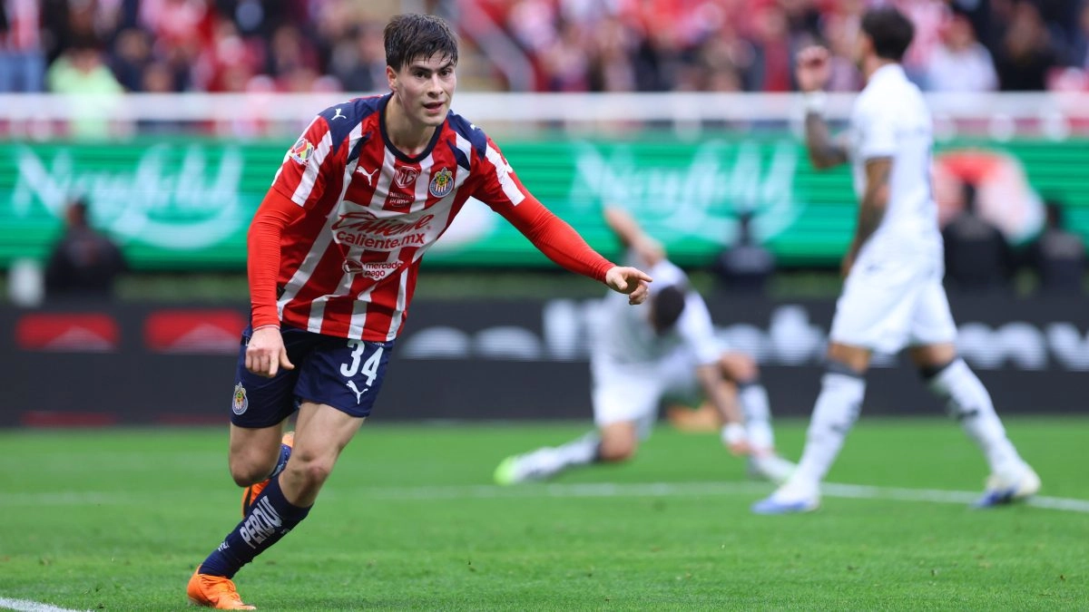 Chivas remains unstoppable securing its third consecutive victory 21 over Queretaro