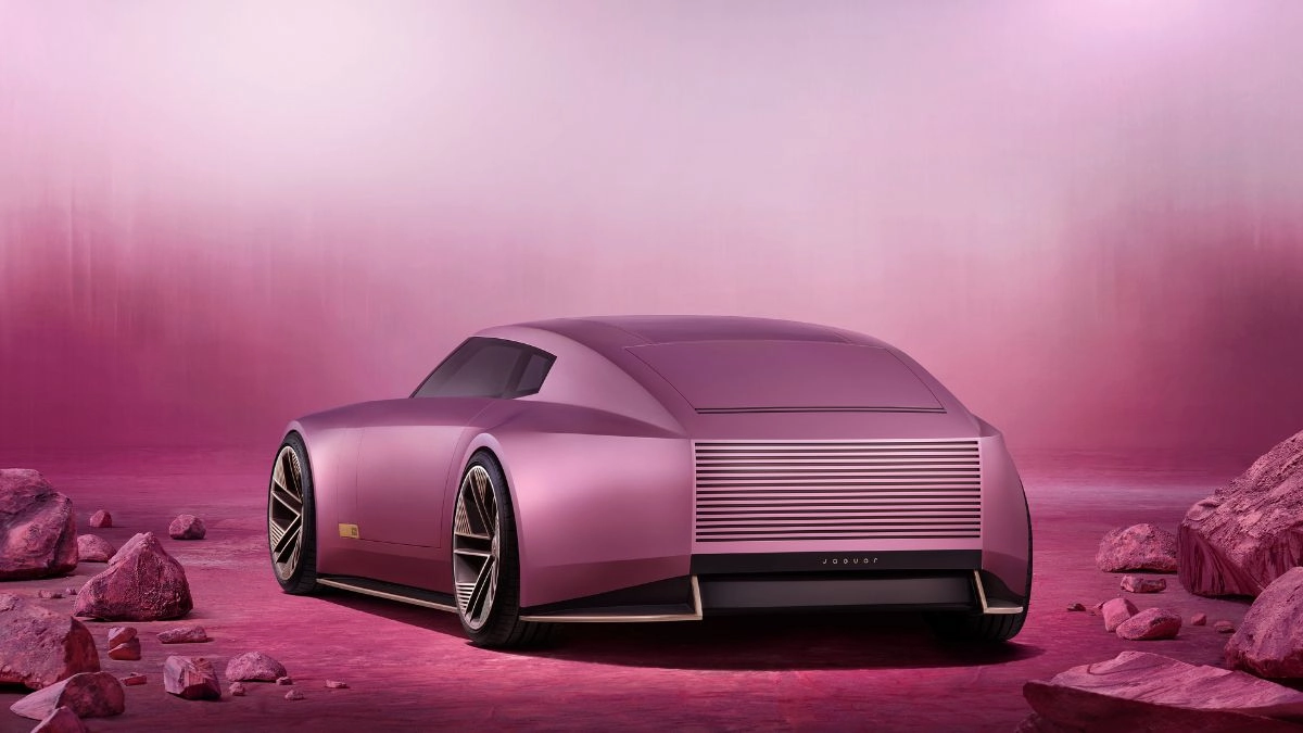 Cars without rear windows: the design that breaks the rules