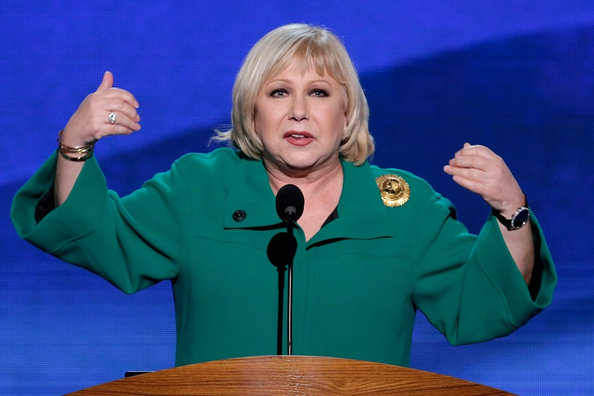 Cristina Saralegui shows her support for Julio Iglesias after the accusations against him