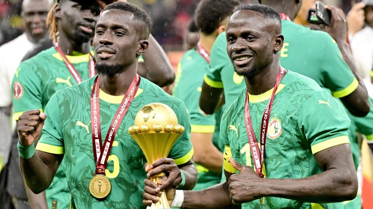 Senegal footballers were rewarded by the country039s president with money and land