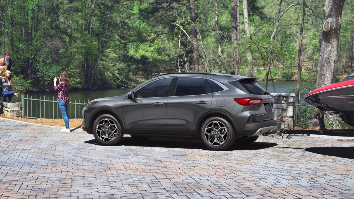 Ford and Lincoln recall 116,000 cars due to fires
