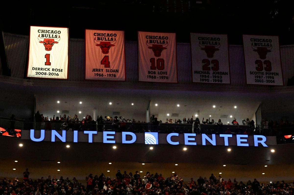 Chicago Bulls retired Derrick Rose039s number 0391039 their last MVP