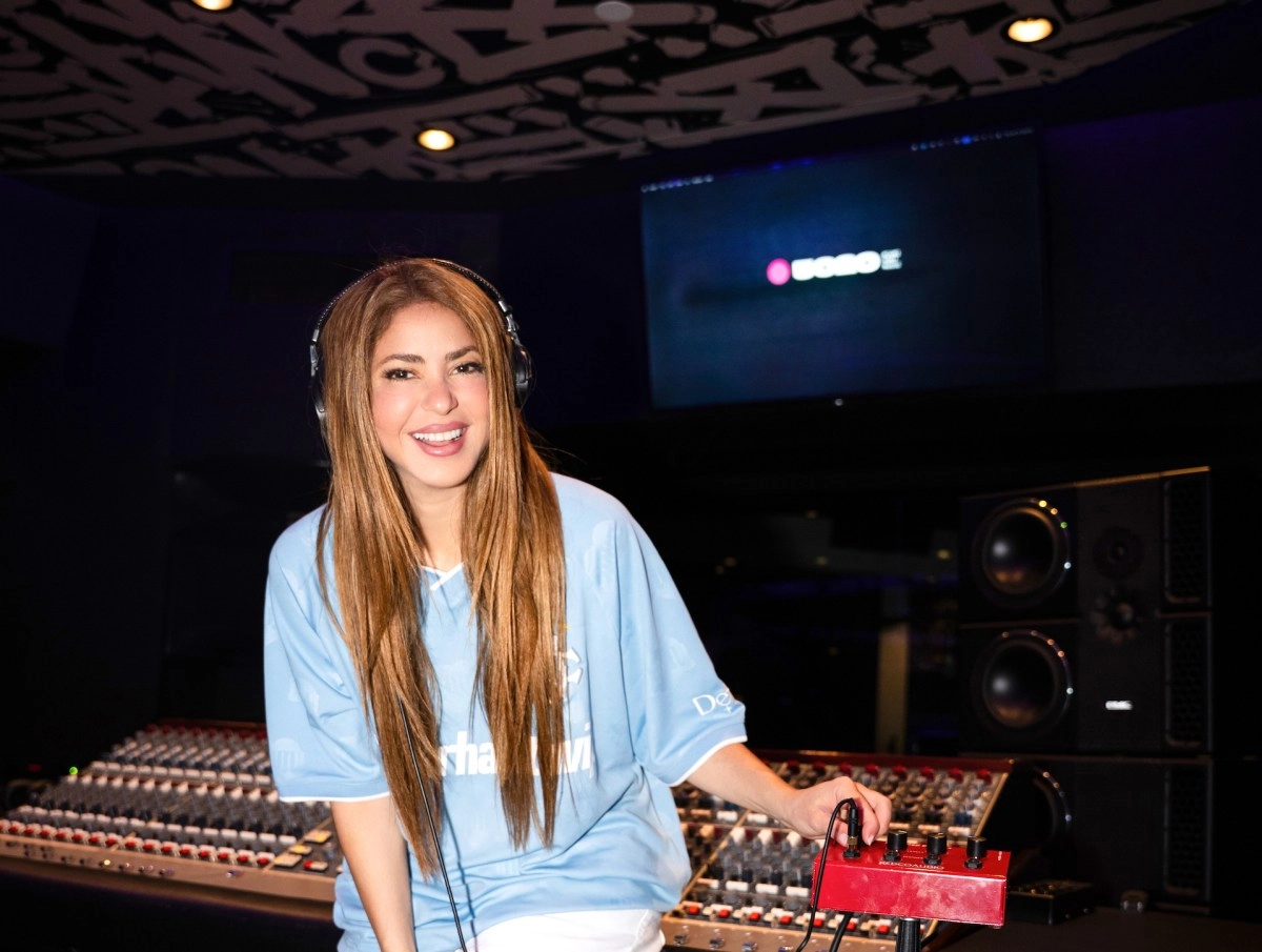 Shakira announces that her tour will reach Japan this year
