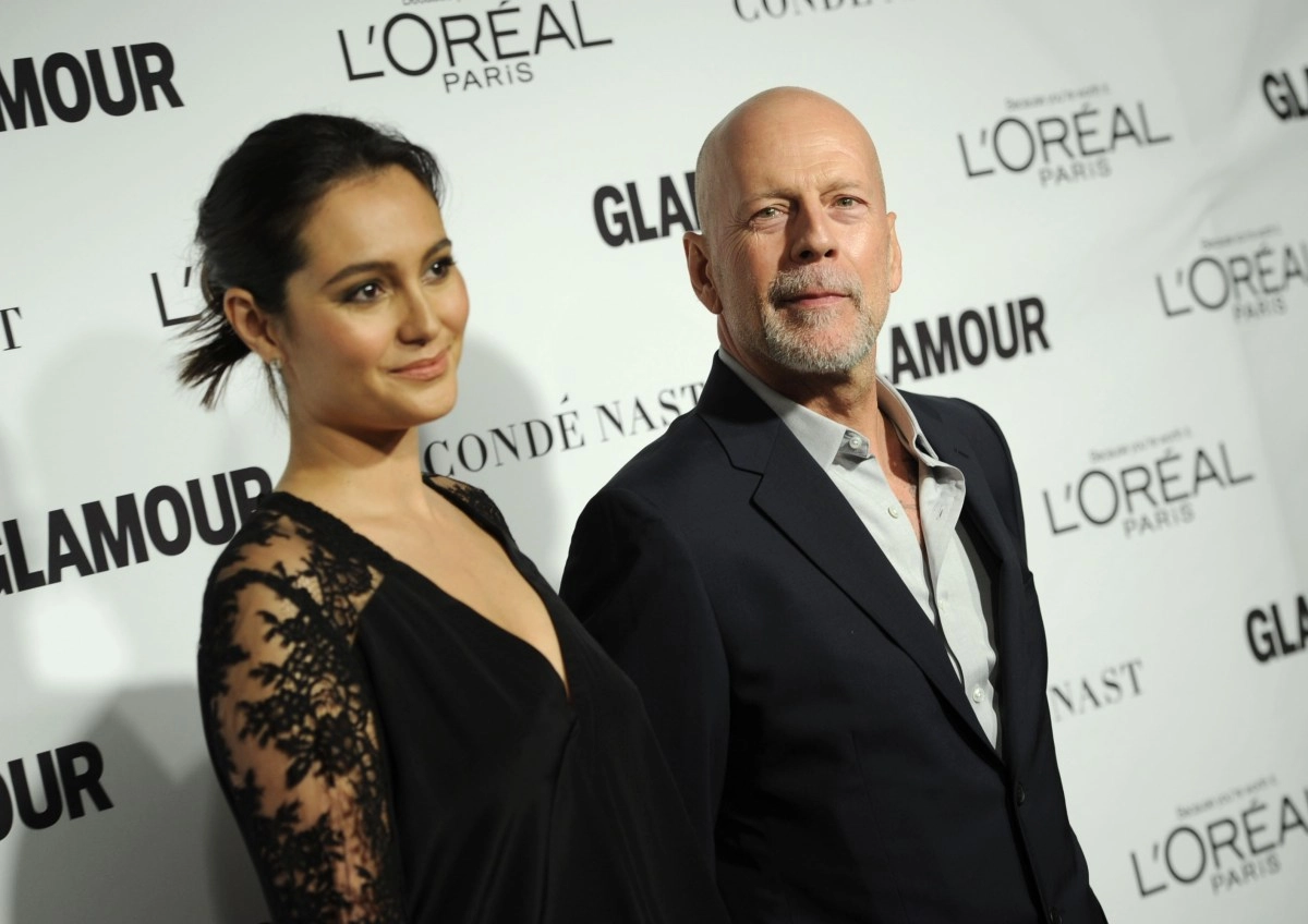 Bruce Willis039s wife reveals that the actor doesn039t know he has dementia