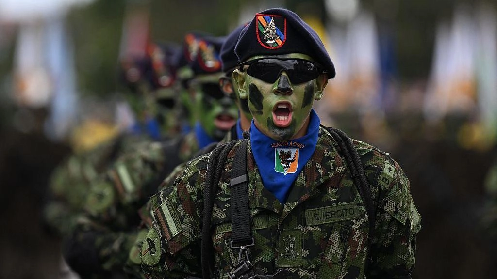 What is known about the 15 minors killed in bombings by the Colombian army