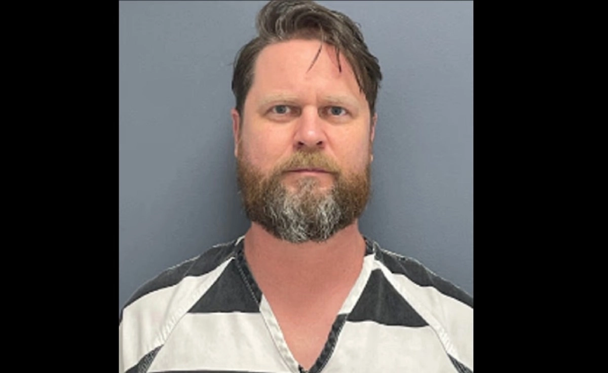 Expartner stabs woman to death in Illinois while her husband watched on security cameras