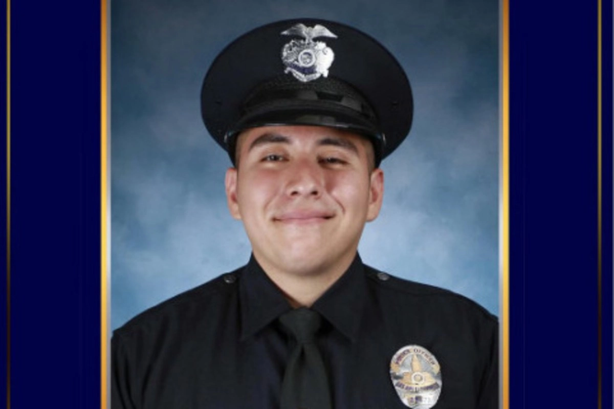 Of Hispanic origin policeman who dies in accident in Los Angeles