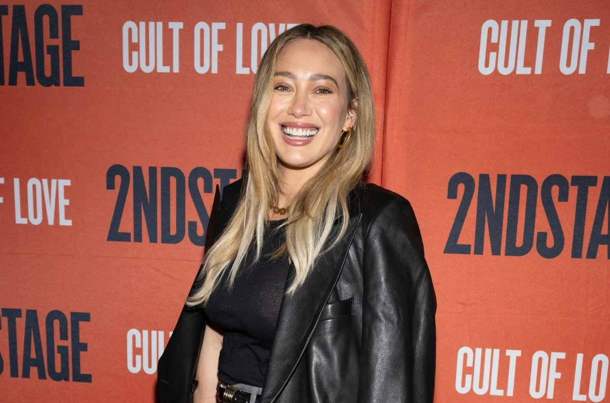 Hilary Duff returns to the stage with The Lucky Me Tour, her first world tour in 20 years