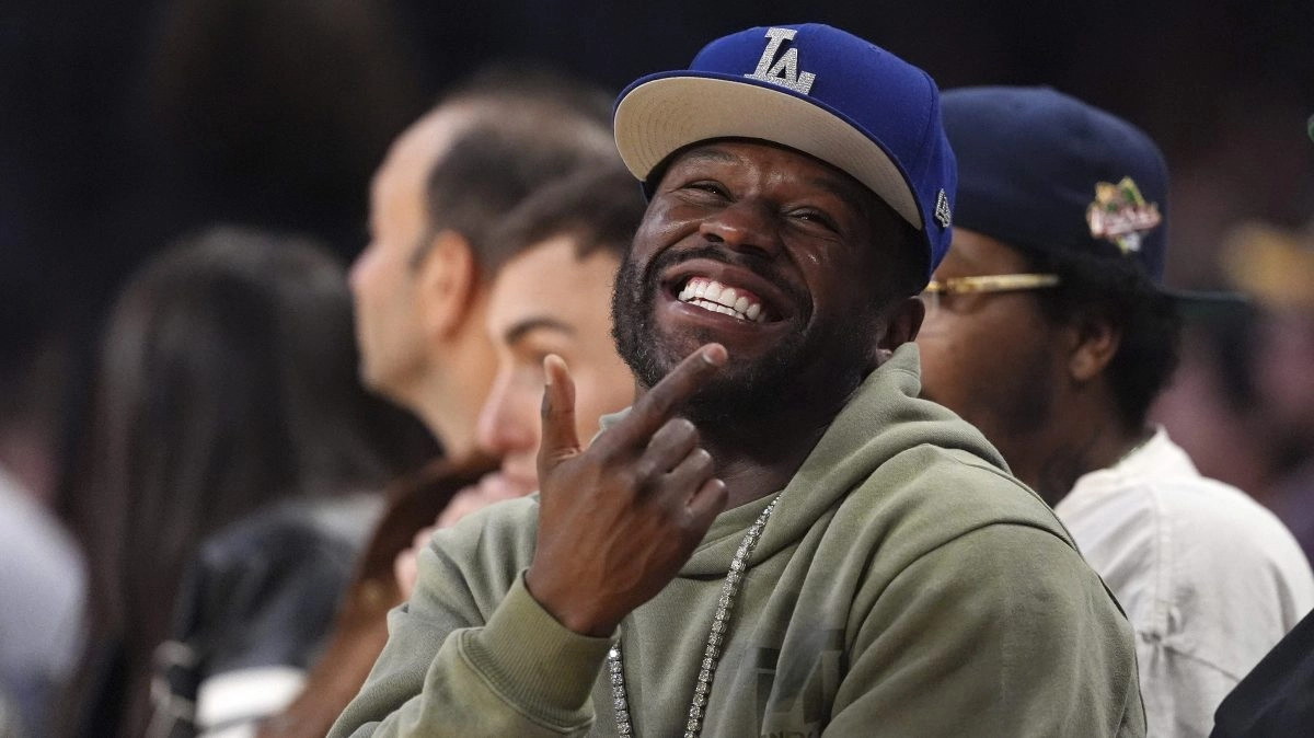 Floyd Mayweather Jr assured that he will return to professional fights