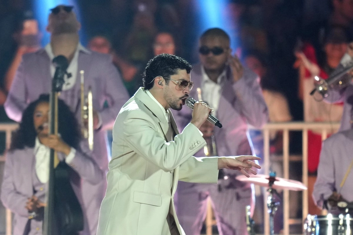 Bad Bunny bids farewell to Willie Colon during his concert in Brazil 039A great legend has passed away039