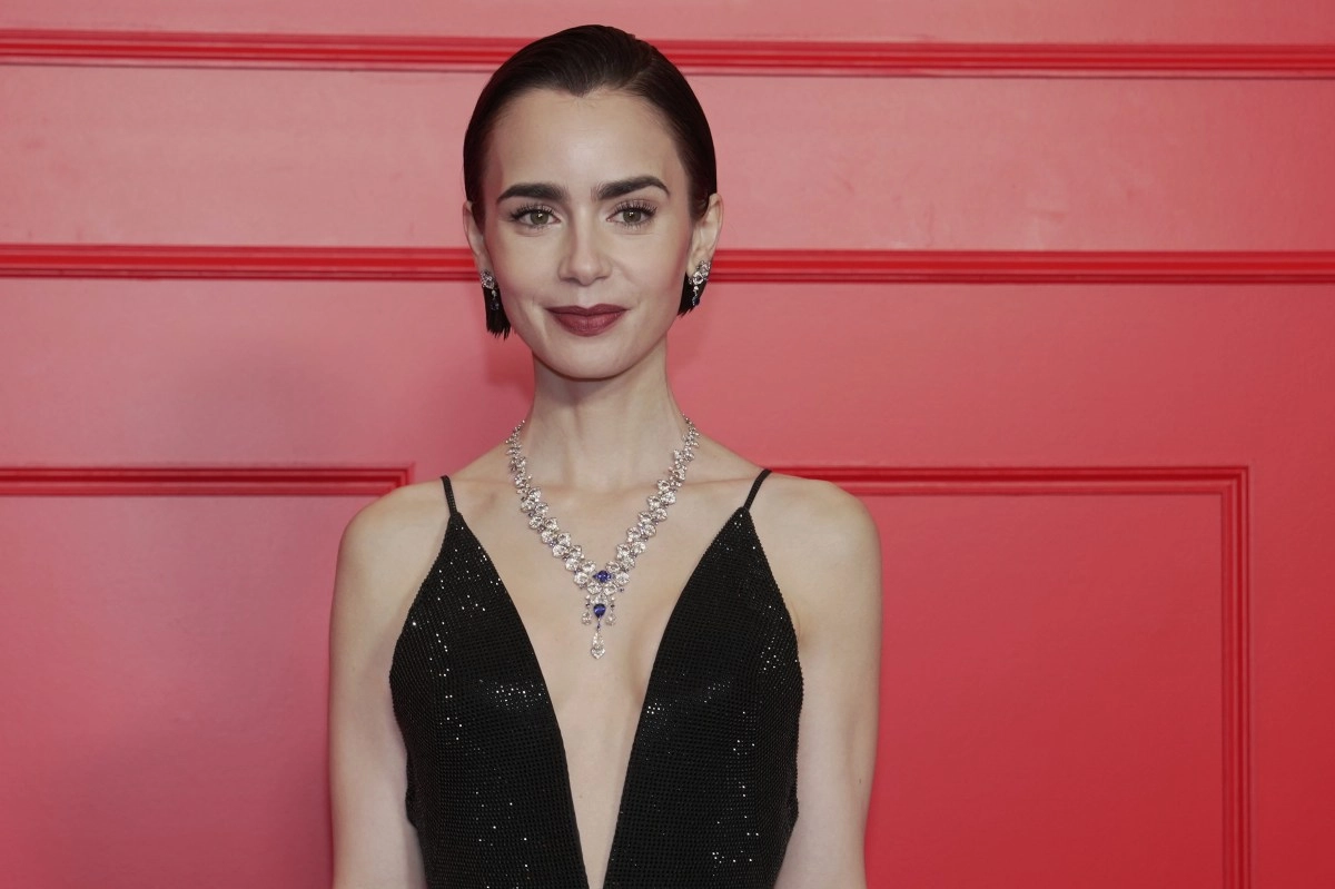 Lily Collins will bring Audrey Hepburn to life in a film about 039Breakfast at Tiffany039s039