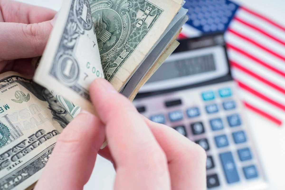 You need to earn 53000 to live in the US how much is that per hour