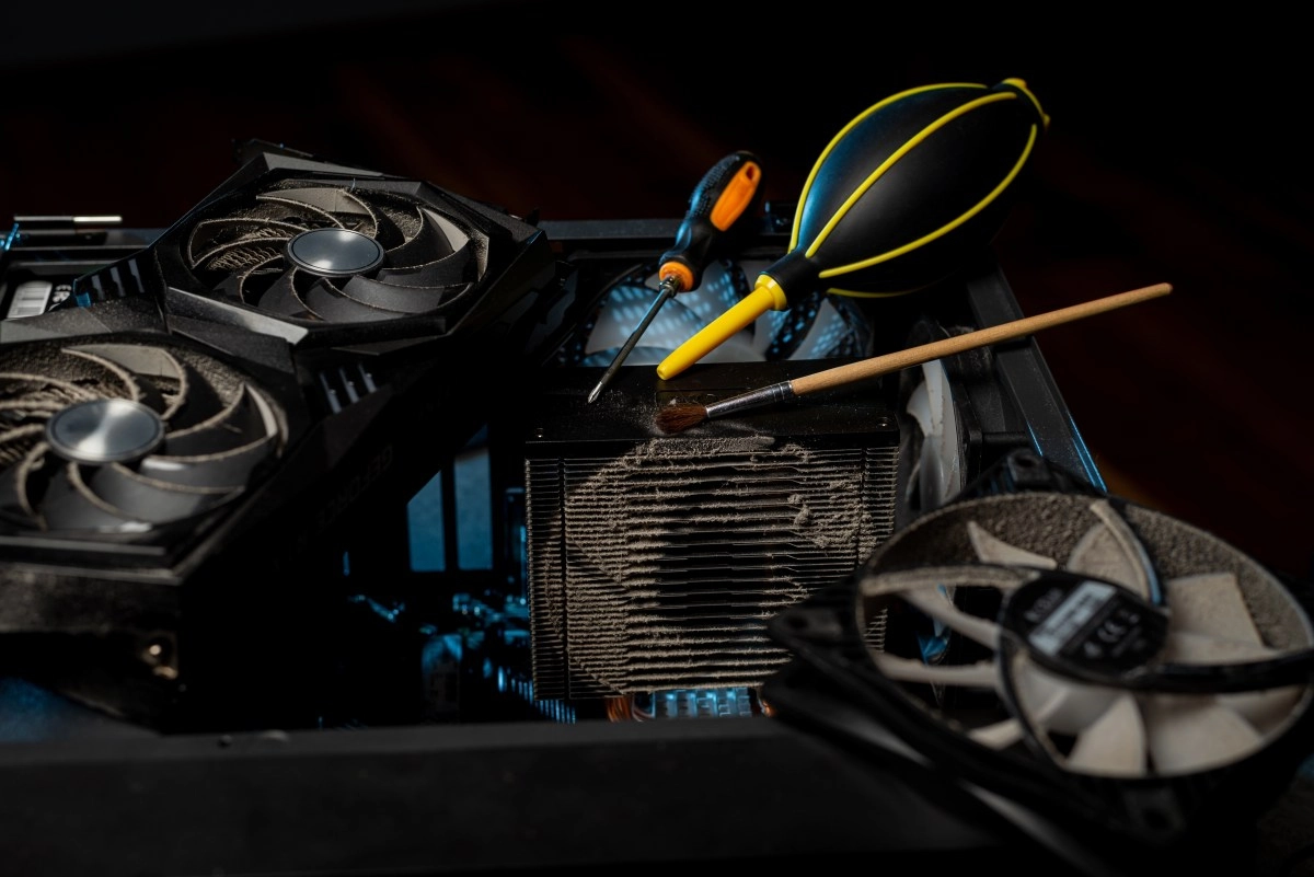 Forget alcohol wipes and clean your computer quickly using this alternative