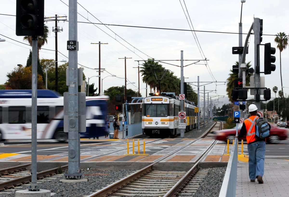 Metro Los Angeles approves extension of the K line to Hollywood