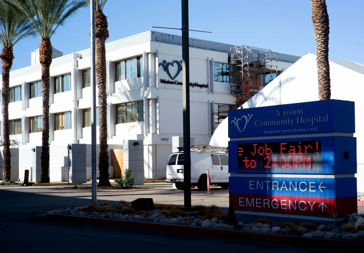 Armed woman causes evacuation at Los Angeles hospital