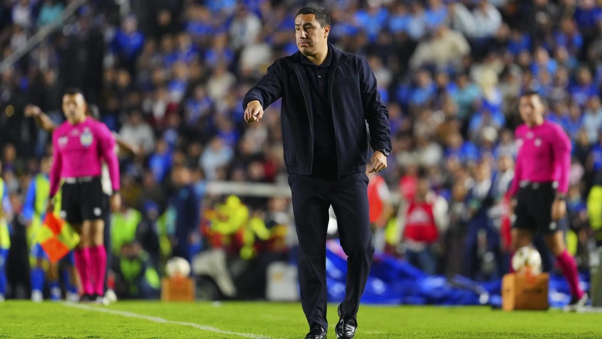 Efrain Juarez attacks Cruz Azul for his complaints against the arbitration
