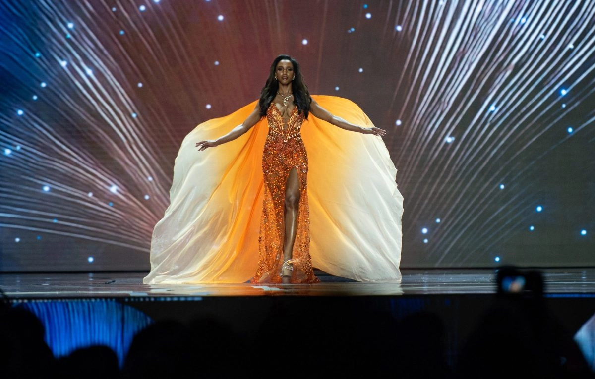 Family of Miss Jamaica releases heartbreaking message after her spectacular fall ldquoShe039s not doing so wellrd