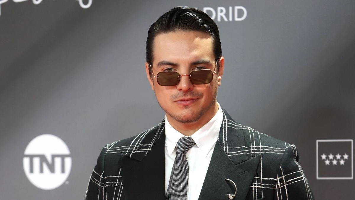 Vadhir Derbez talks about the alleged snub by Nodal and Angela Aguilar at the Latin Grammys