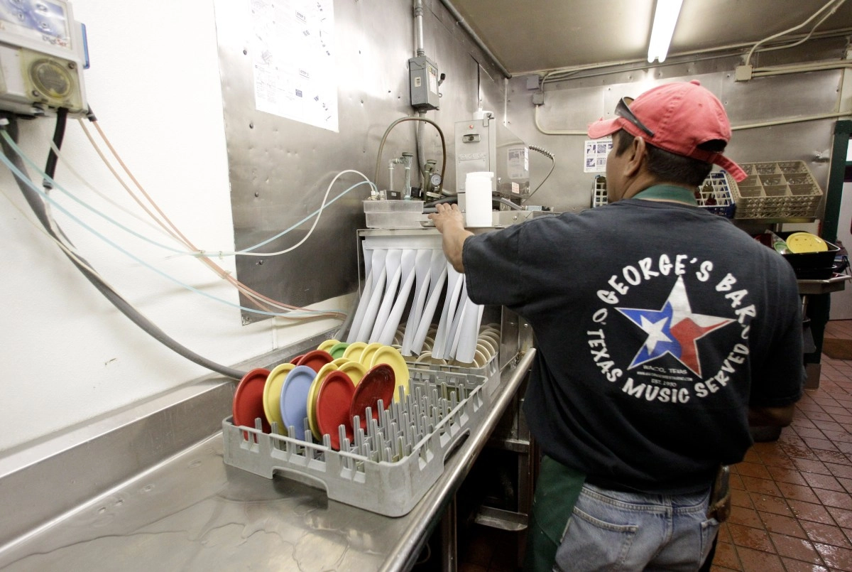 ICE raids destroyed 668 thousand jobs construction and restaurants the hardest hit