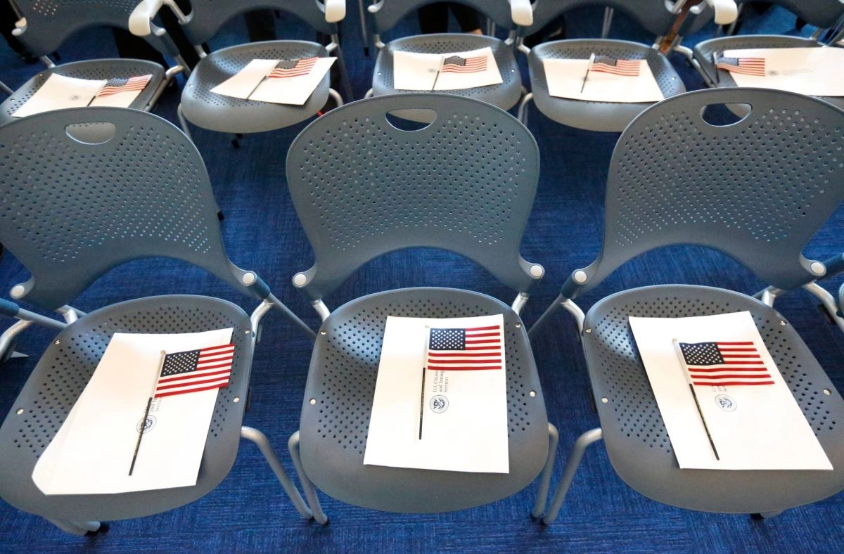 Trump considers rejecting asylum requests without interviews according to internal documents