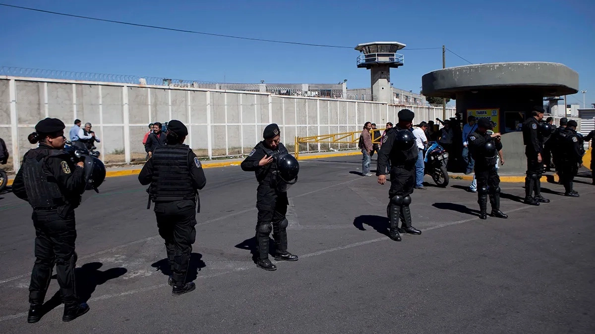 What is the Sinaloa prison like where a fight between inmates left 7 dead