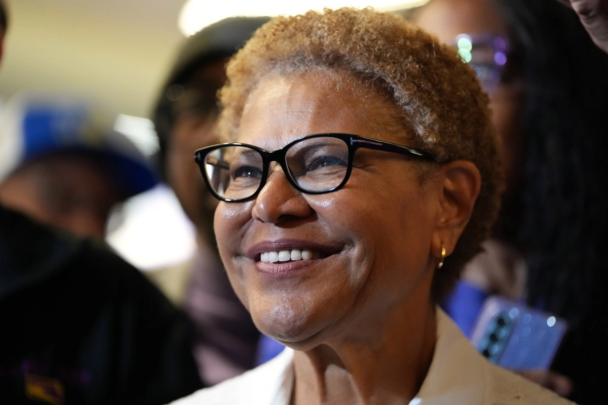 Karen Bass leads Los Angeles mayoral primary