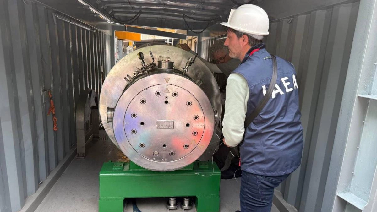 Why Venezuela came to have highly enriched uranium and what was the recent secret operation to deliver it to the United 